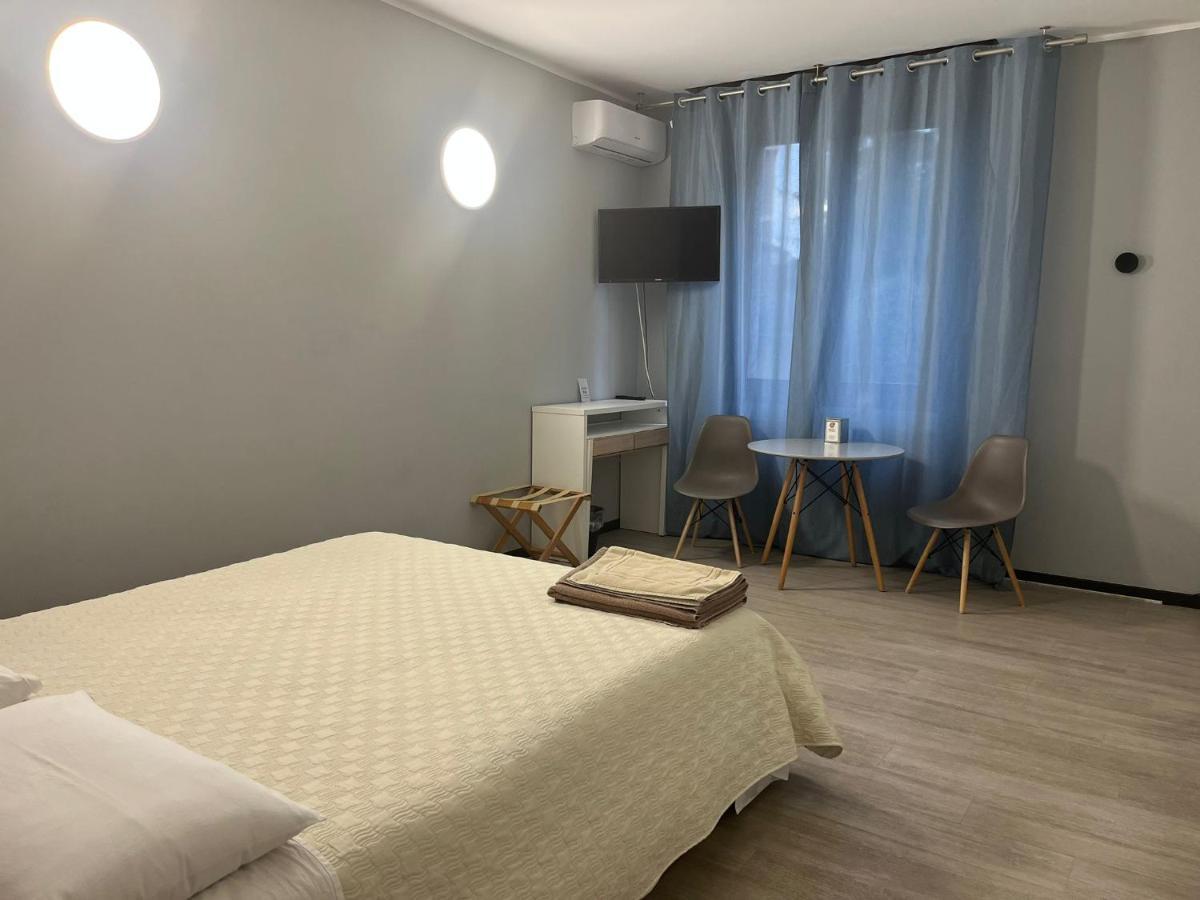 Hotel Flatmilan Cernusco Sul Naviglio Exterior foto