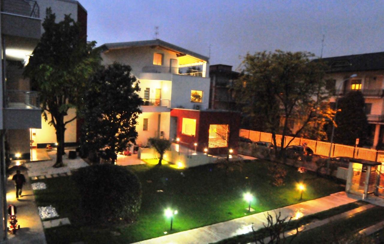 Hotel Flatmilan Cernusco Sul Naviglio Exterior foto